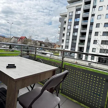 Apartment Coresi 3 *