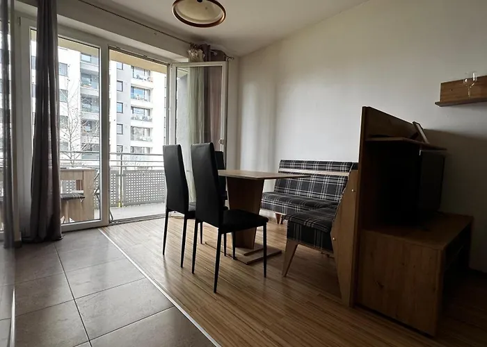 Coresi 3 Апартаменти *