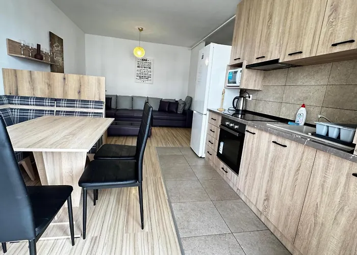 Coresi 3 Апартаменти